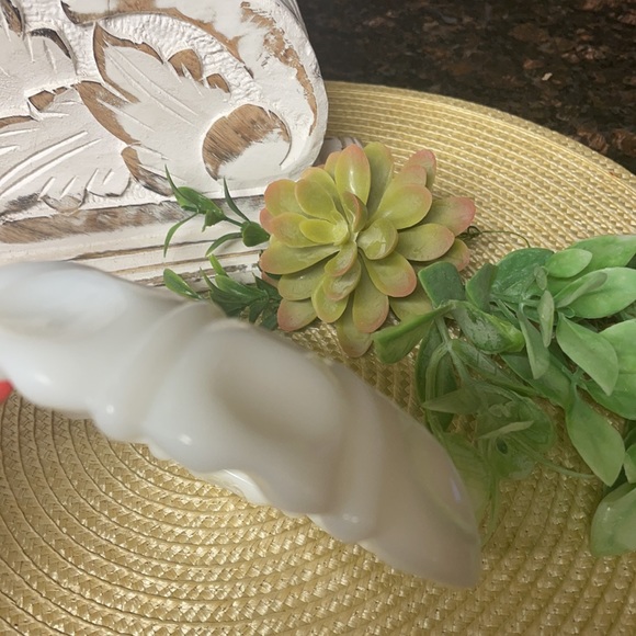 Vintage Milk Glass ~ Anchor Hocking ~ Ashtray or Trinket Dish 5 1/4”x1 1/4” - Picture 7 of 7